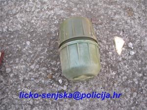 Slika FOTKE ZA VIJESTI/rucna bomba u L. Citluku M-50.jpg